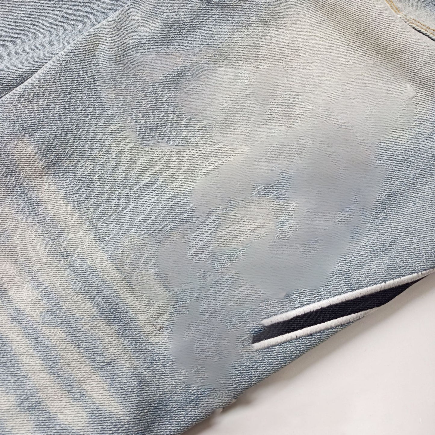 Manufacturer Wholesale Jeans AM High Street Youth Ripped Embroidery Elastic Straight Leg Slim Fit Jeans with Tage Jeans for Men