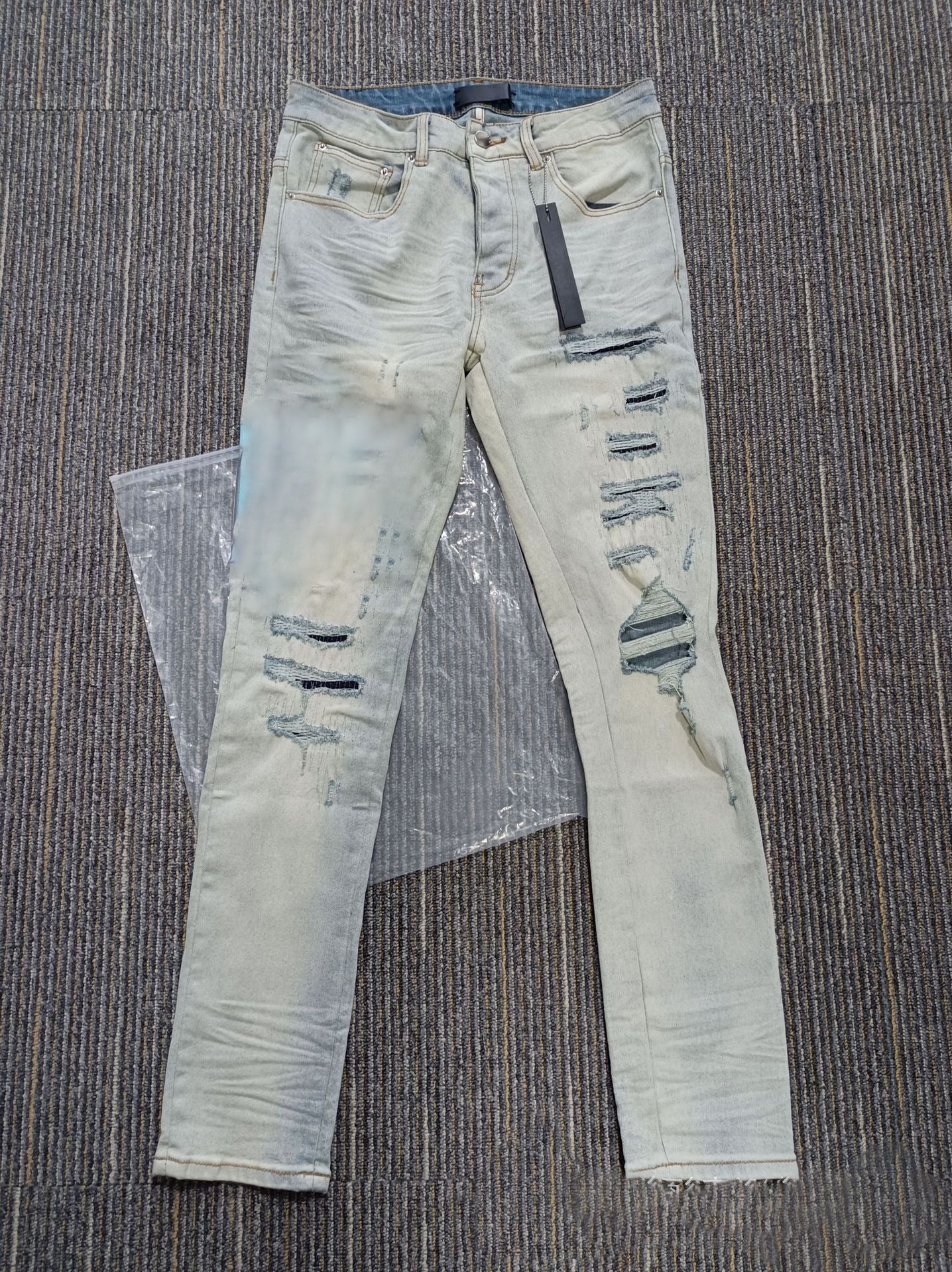 Manufacturer Wholesale Jeans AM High Street Youth Ripped Embroidery Elastic Straight Leg Slim Fit Jeans with Tage Jeans for Men