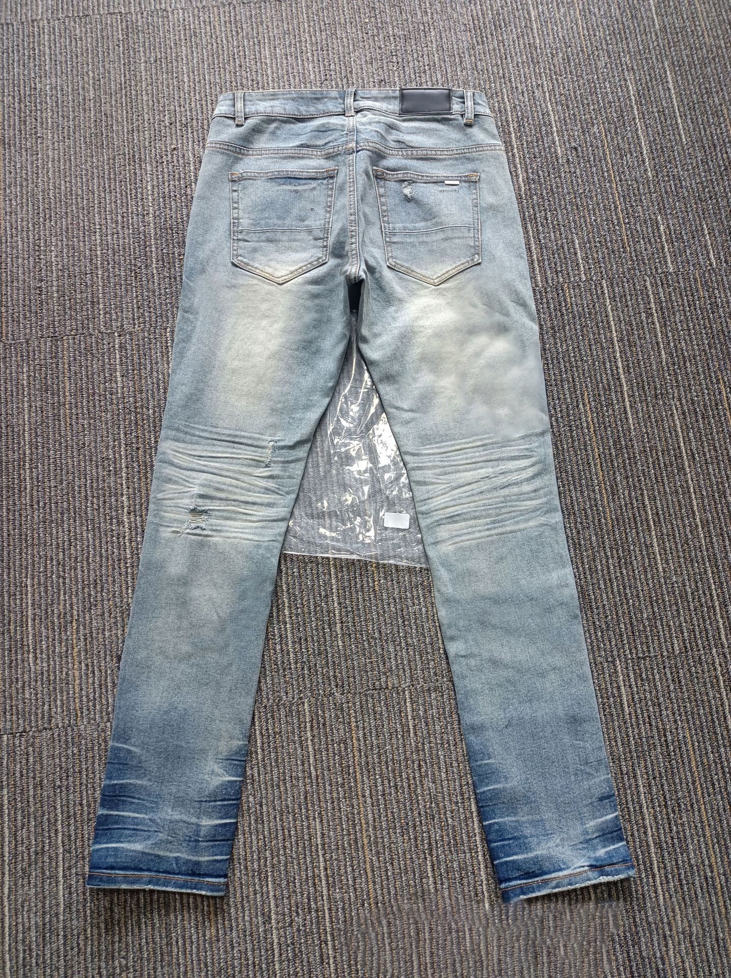 Manufacturer Wholesale Jeans AM High Street Youth Ripped Embroidery Elastic Straight Leg Slim Fit Jeans with Tage Jeans for Men